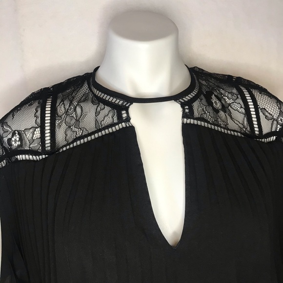 Gianni Bini dress,keyhole v-neckline short sleeve - Picture 5 of 8